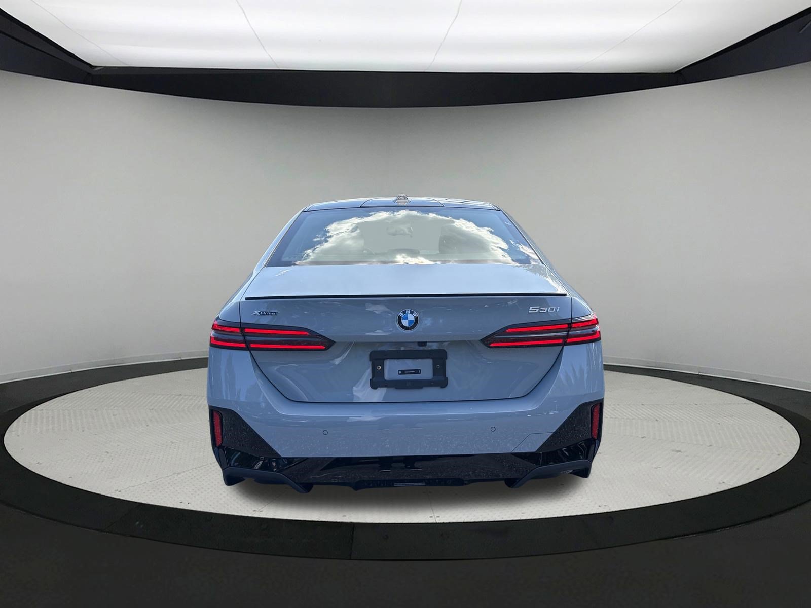 New 2027 BMW 530i xDrive w/ M Sport Package AWD/4WD image 7