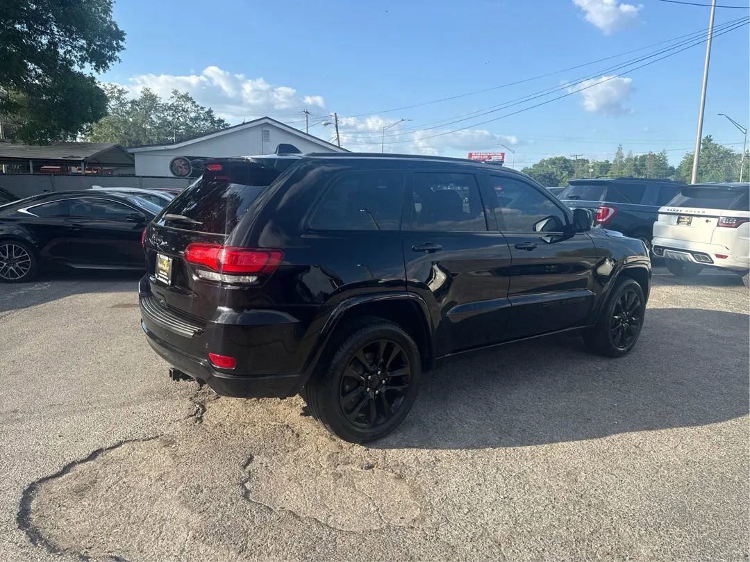 Used 2019 Jeep Grand Cherokee Altitude AWD/4WD image 5