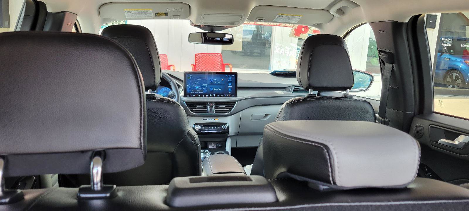 Used 2024 Ford Escape Platinum w/ Premium Technology Package image 31