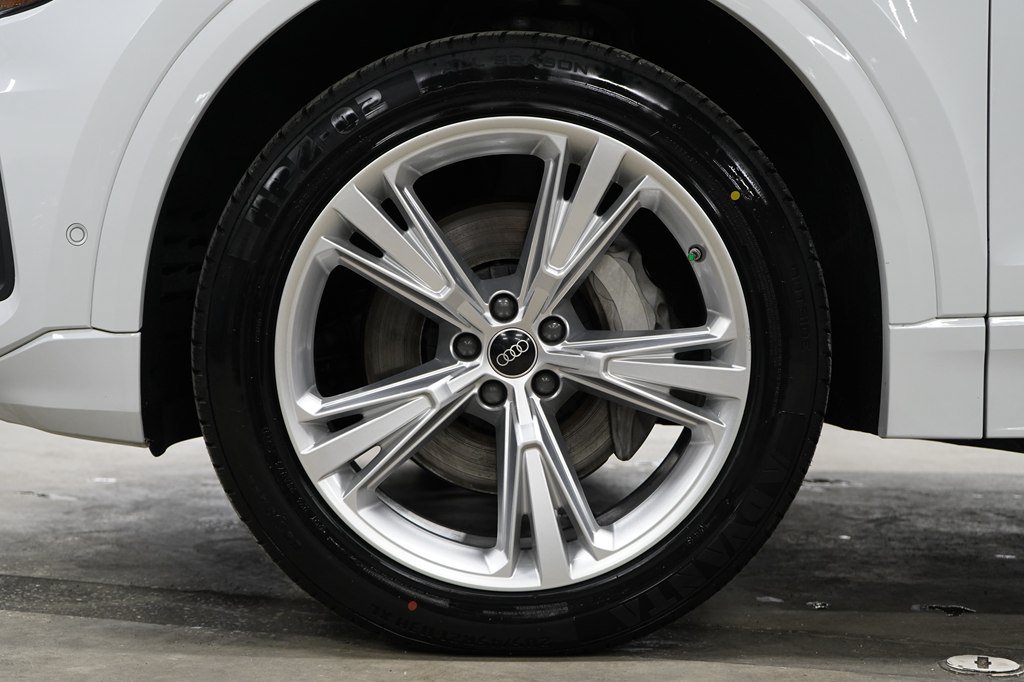 Used 2023 Audi Q8 Premium Plus w/ Premium Plus Package AWD/4WD image 38
