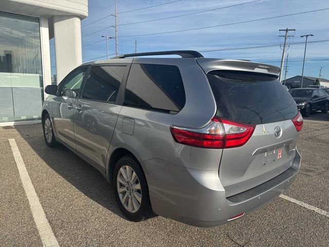 Used 2017 Toyota Sienna XLE w/ XLE Navigation Package AWD/4WD image 6