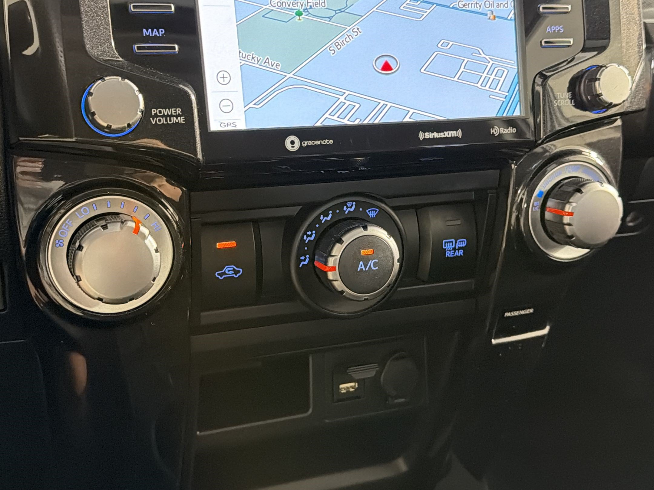 Used 2021 Toyota 4Runner TRD Off-Road Premium w/ Moonroof Package AWD/4WD image 18