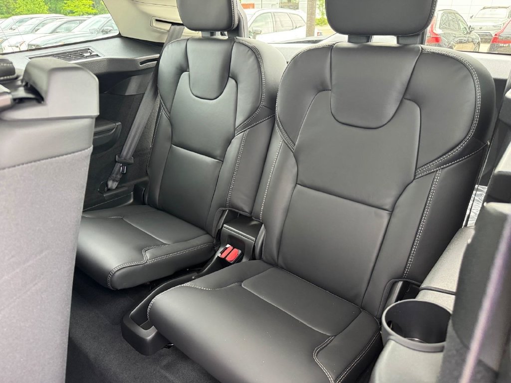 New 2026 Volvo XC90 T8 Ultra w/ Protection Package Premier AWD/4WD image 10