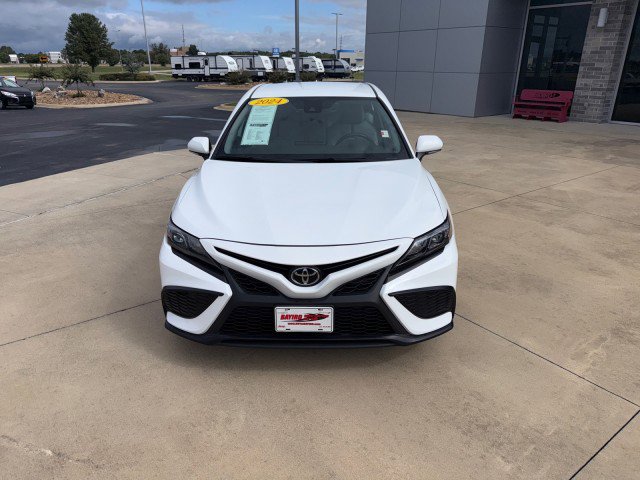 Used 2024 Toyota Camry SE image 7