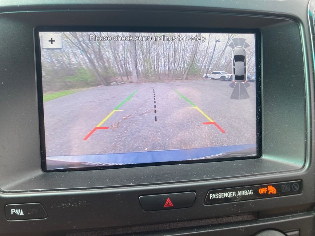 Used 2017 Ford Explorer XLT w/ Equipment Group 202A AWD/4WD image 26