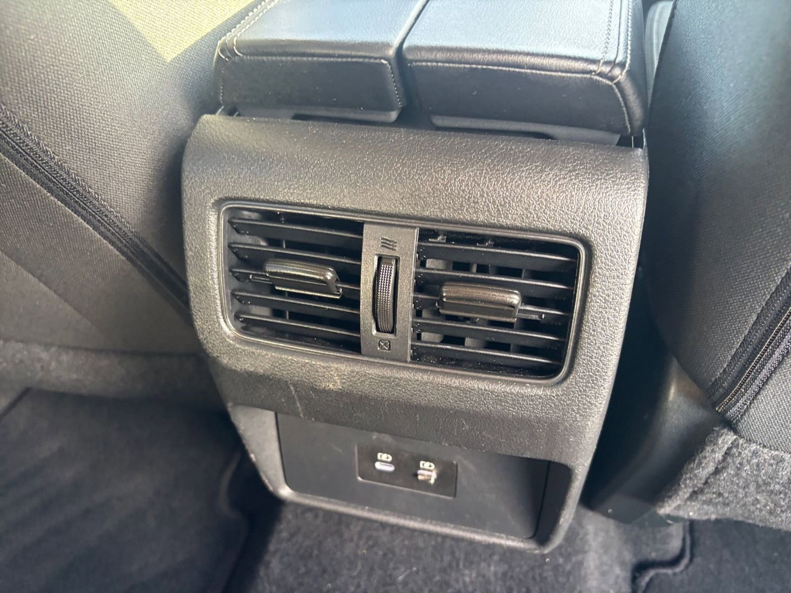 Used 2025 Nissan Rogue SV FWD image 24