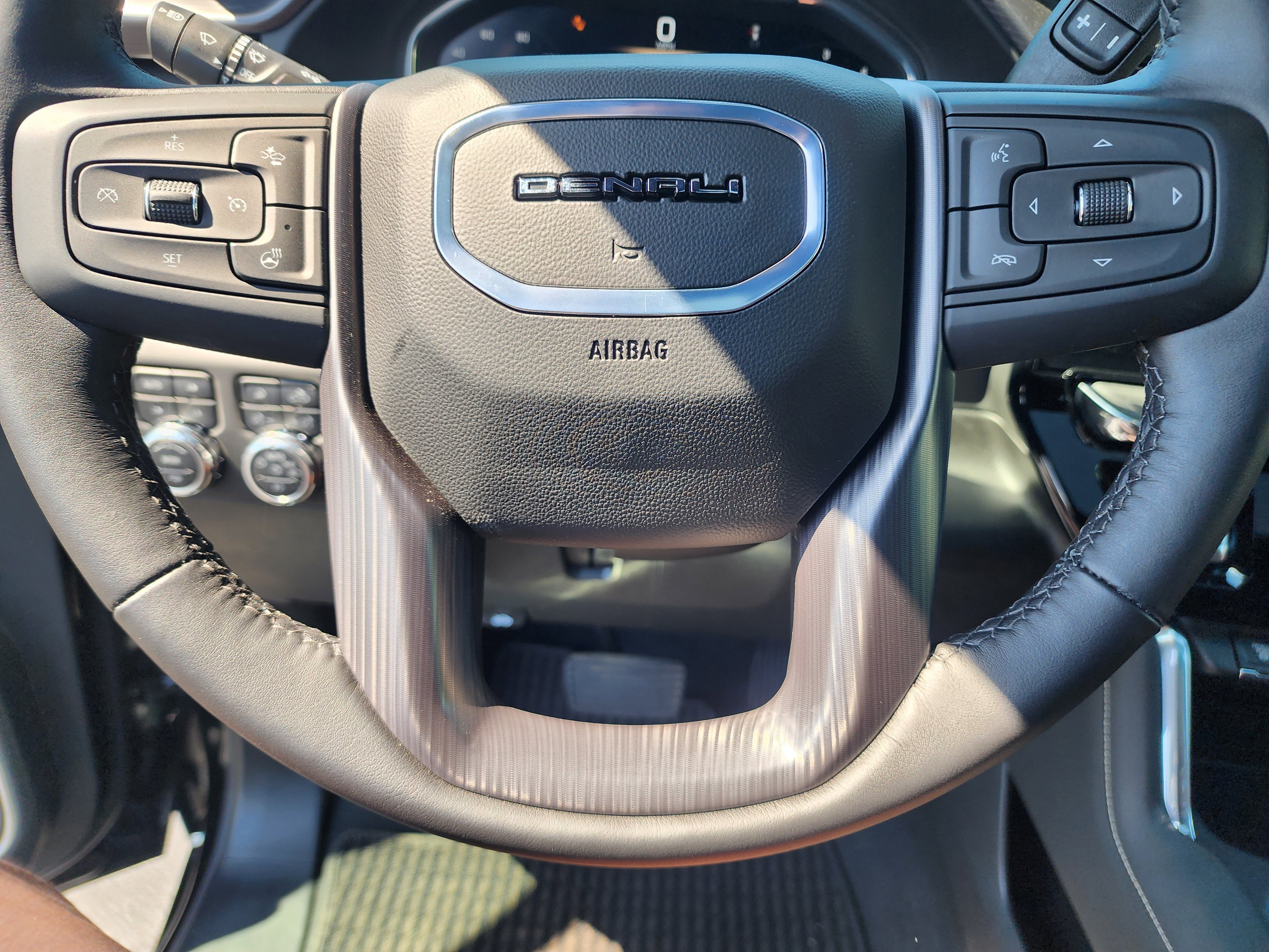 Used 2025 GMC Sierra 3500 Denali Ultimate image 28