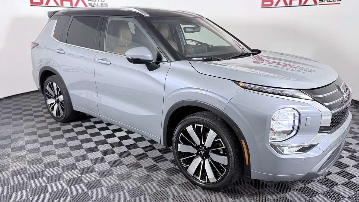 Used 2025 Mitsubishi Outlander SEL AWD/4WD image 8