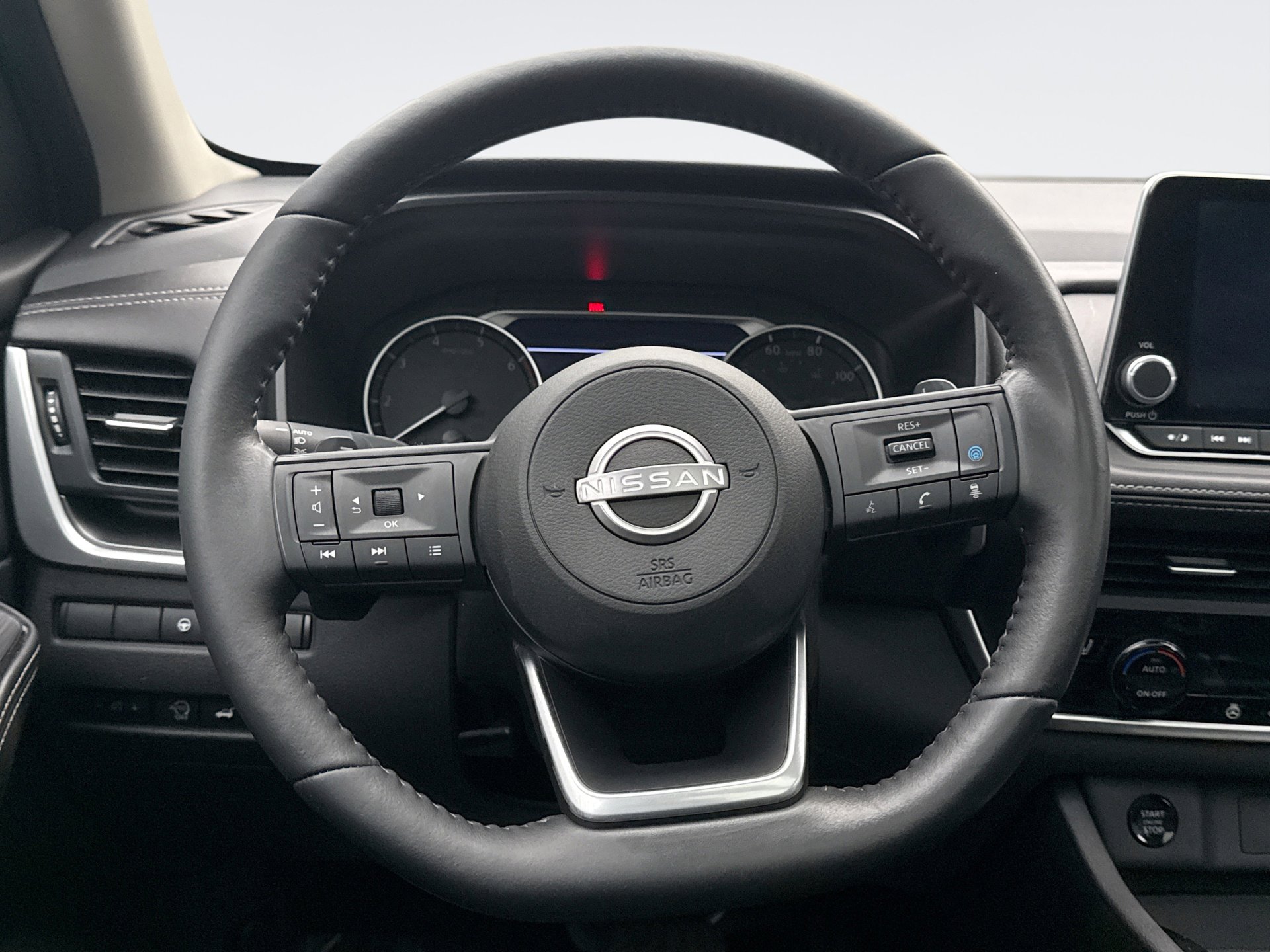 Used 2024 Nissan Rogue SV w/ SV Premium Package AWD/4WD image 12
