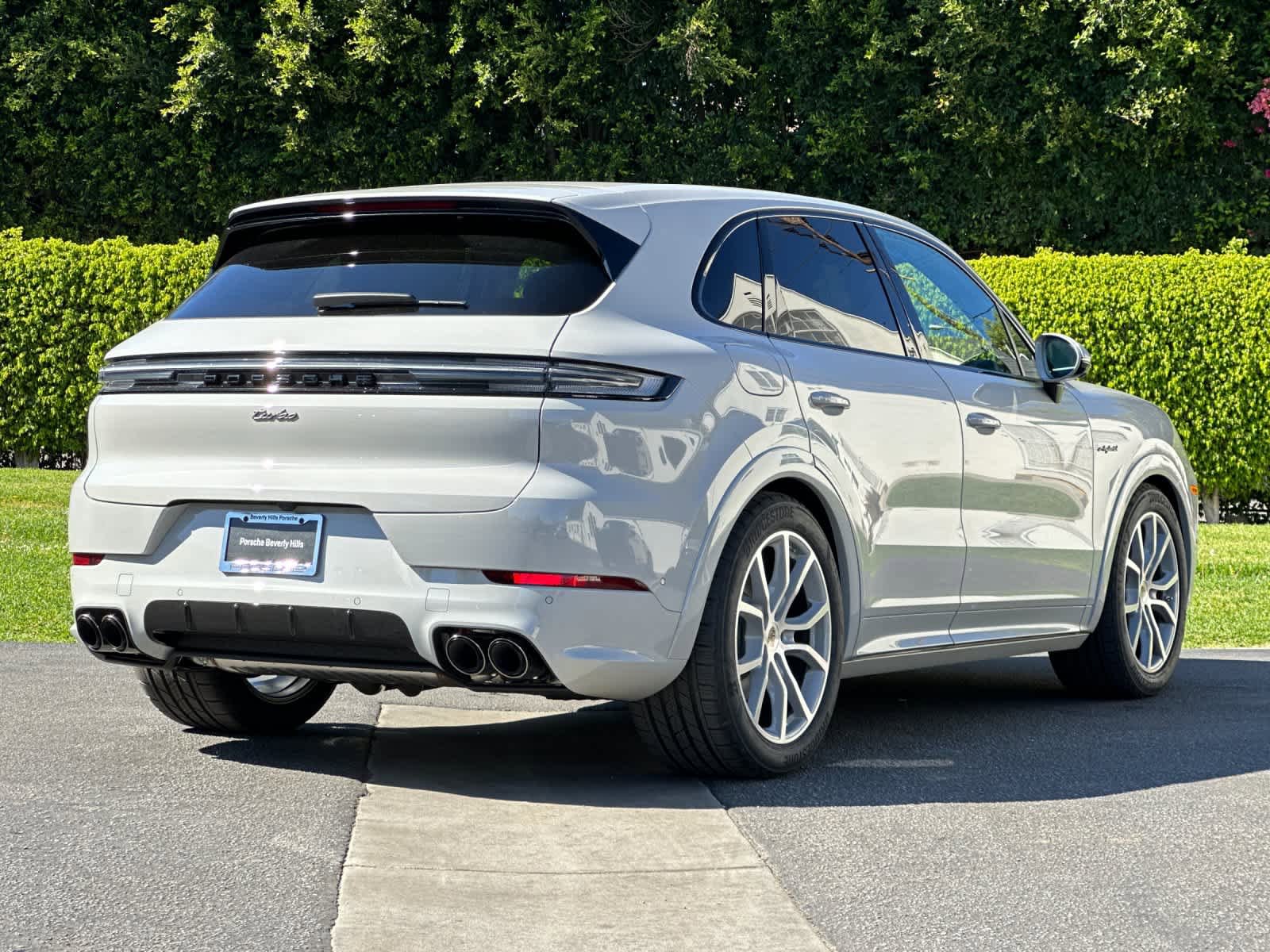 New 2026 Porsche Cayenne Turbo AWD/4WD image 8