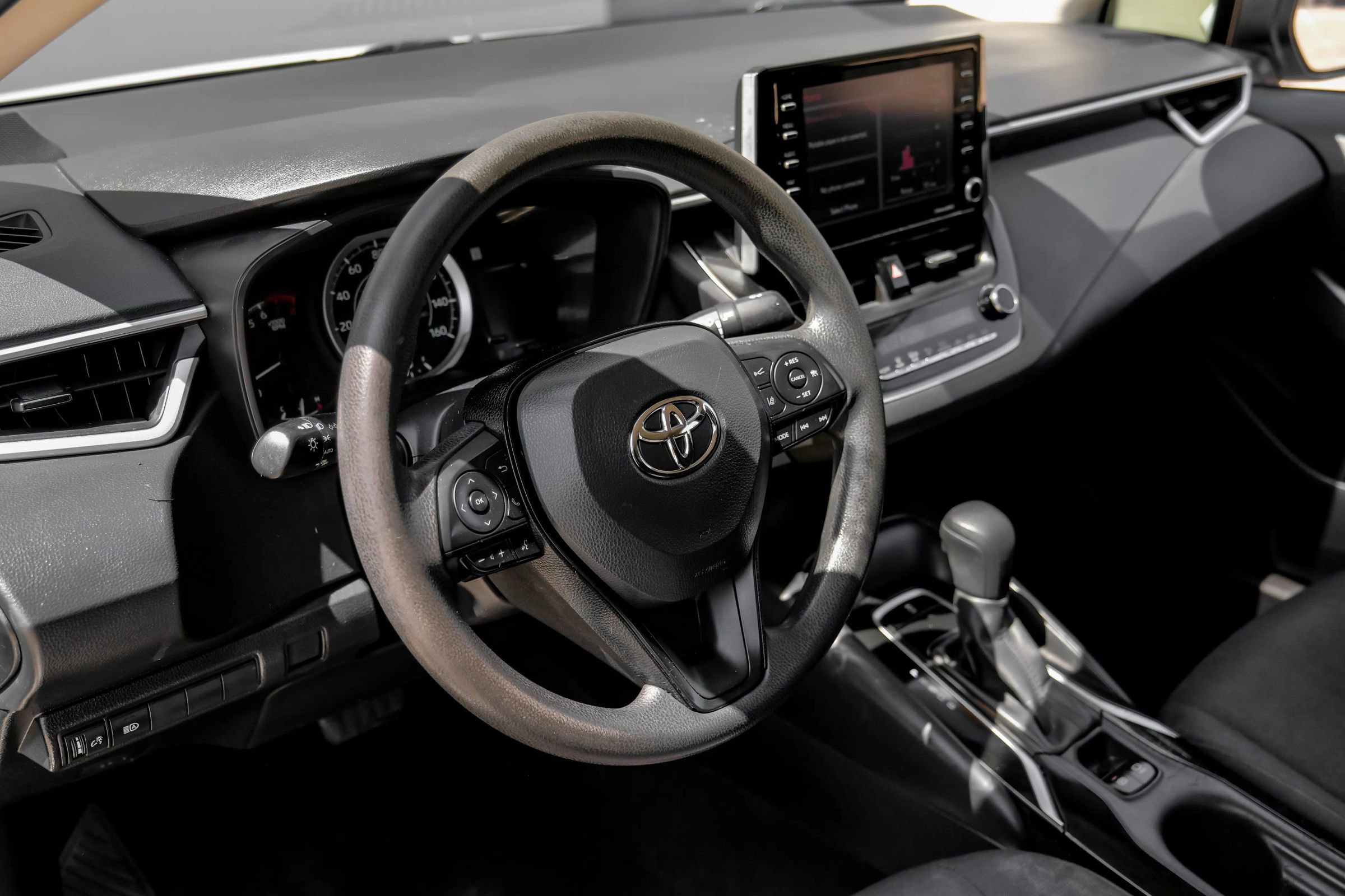 Used 2021 Toyota Corolla LE image 18