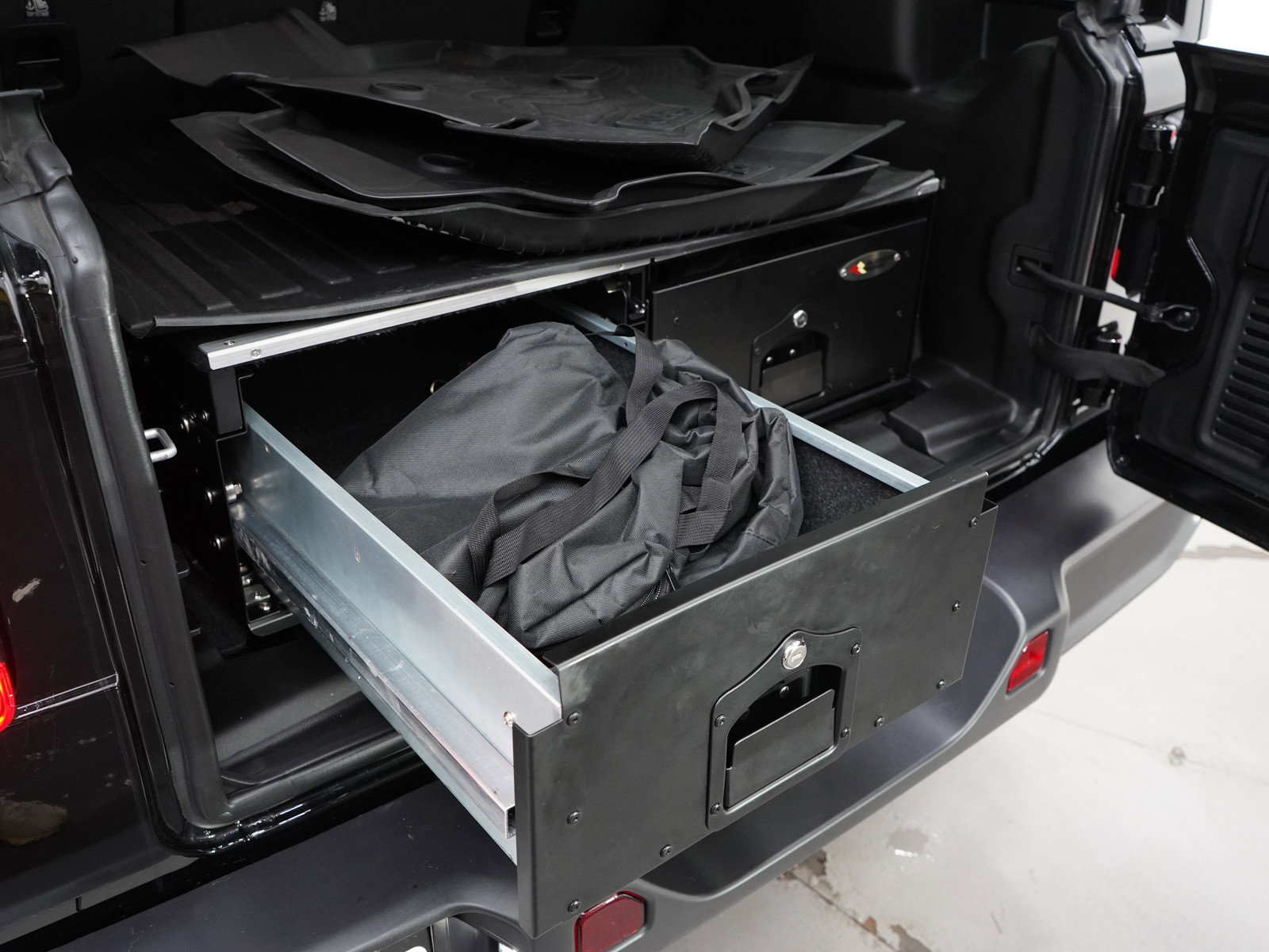 Used 2024 Jeep Wrangler Sahara image 16