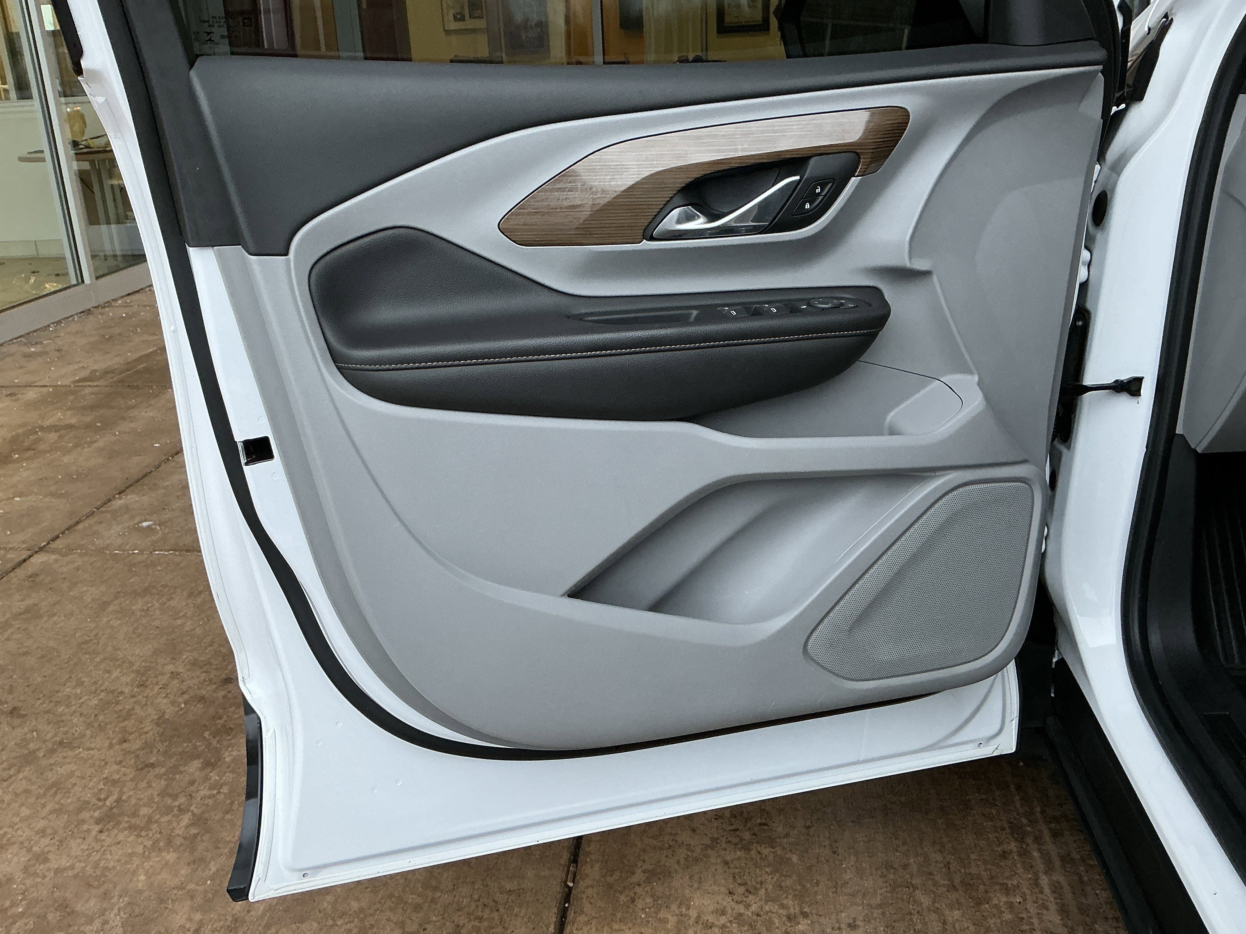 Used 2018 GMC Terrain SLE w/ Driver Convenience Package image 14