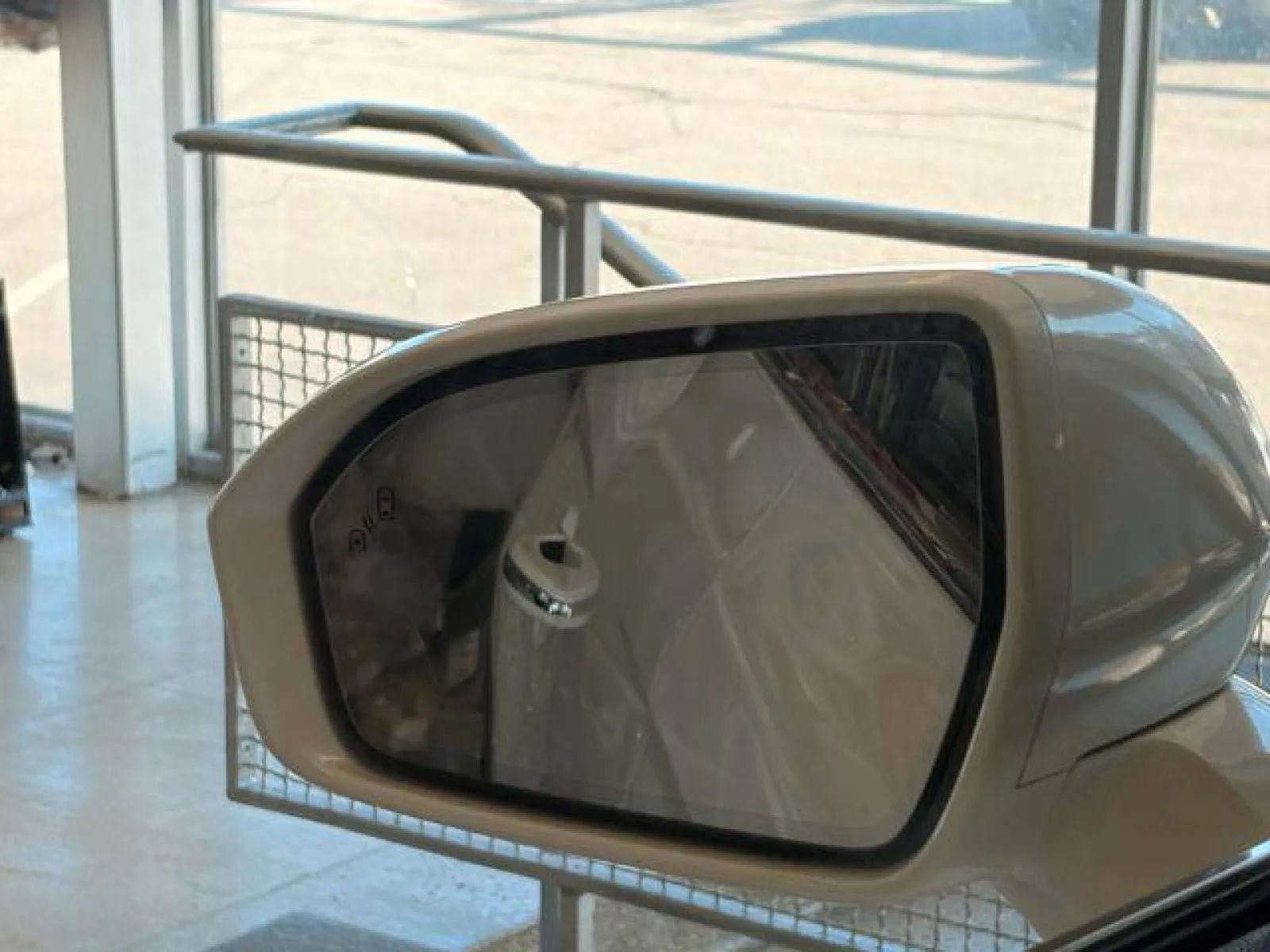 Used 2017 Lincoln MKX Select w/ Select Plus Package image 30