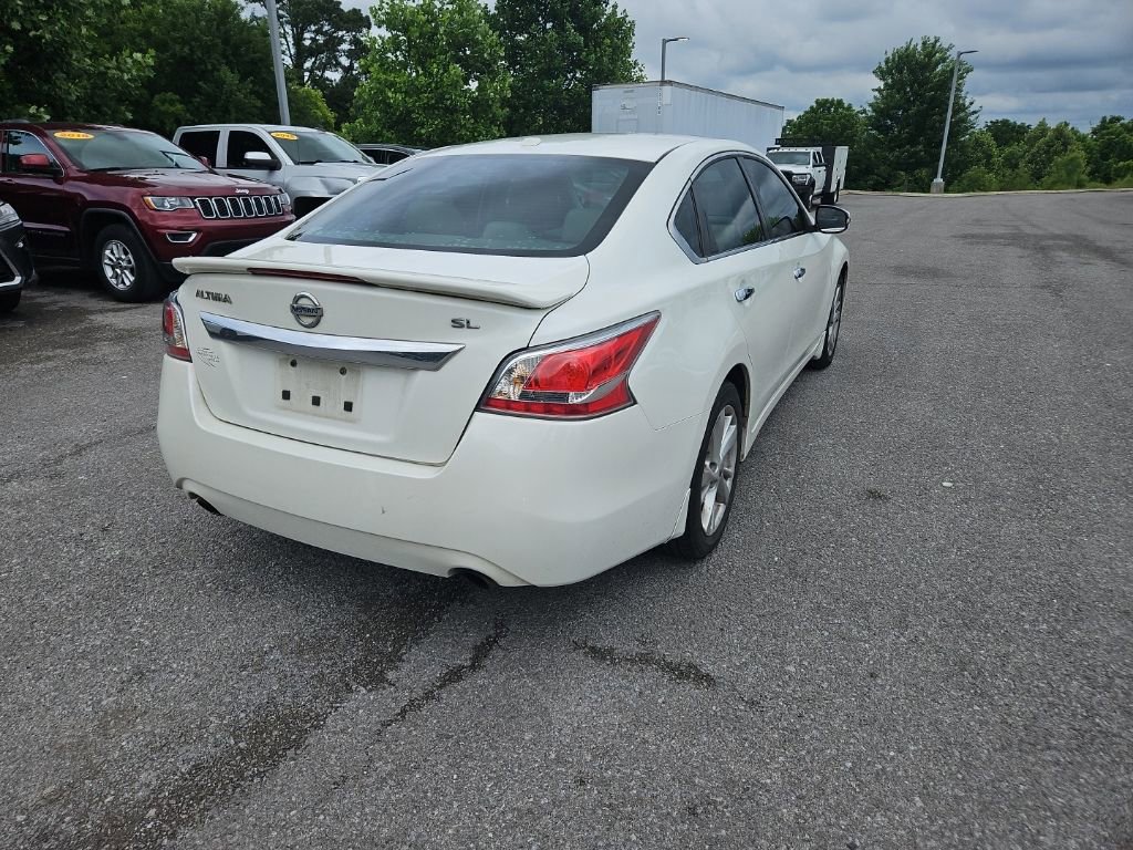 Used 2015 Nissan Altima 2.5 SL w/ Moonroof Package FWD image 7