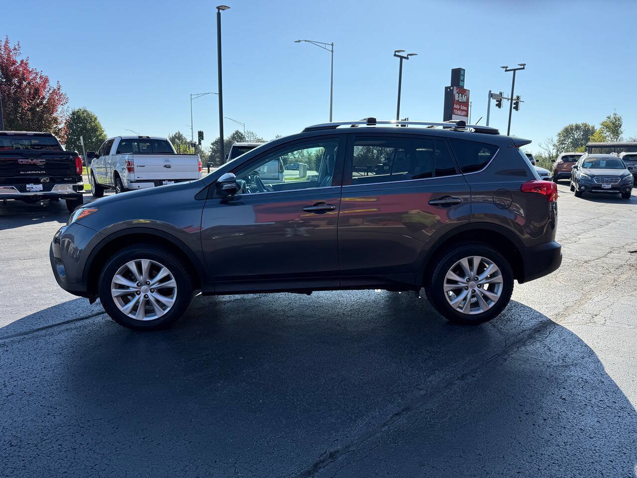 Used 2015 Toyota RAV4 Limited w/ Technology Package AWD/4WD image 4
