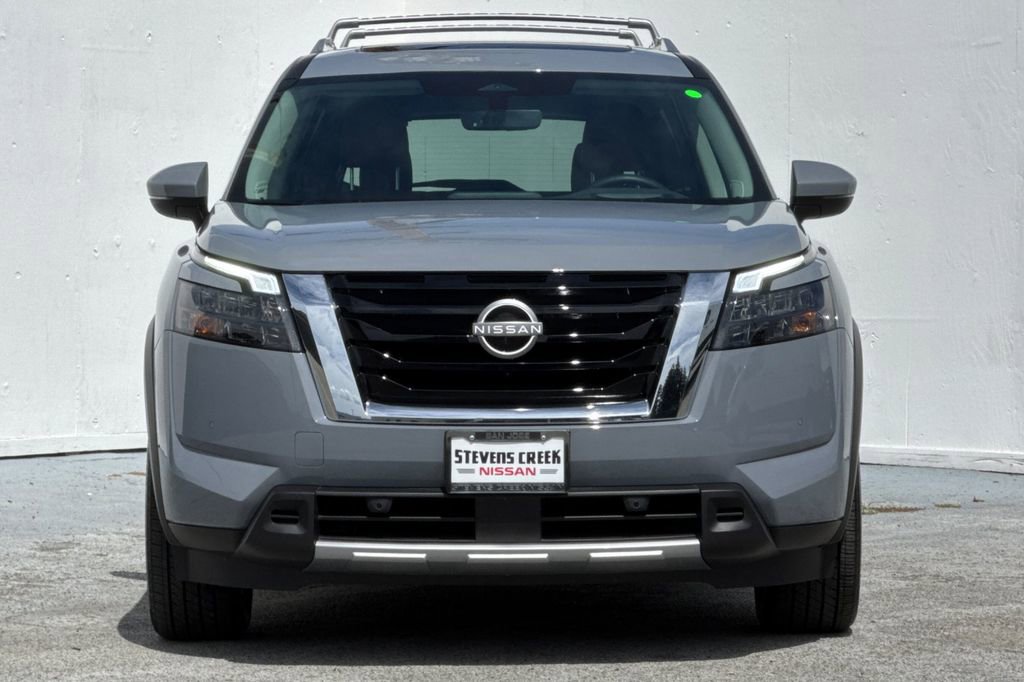 Used 2025 Nissan Pathfinder Platinum w/ Cargo Package AWD/4WD image 8