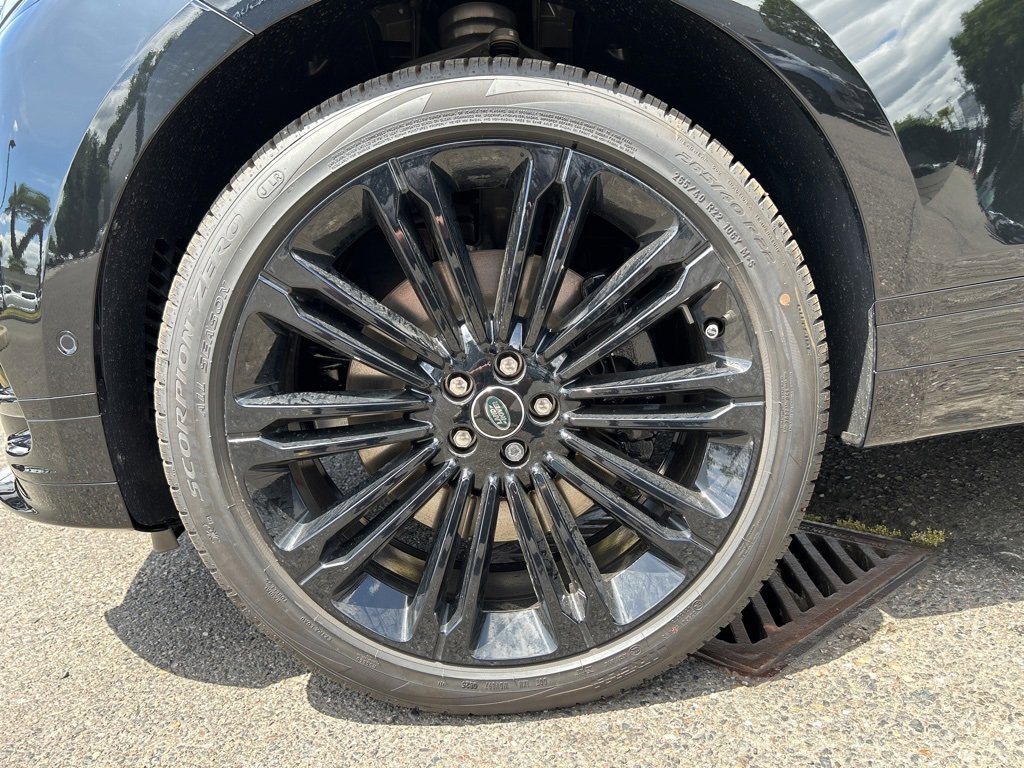 New 2026 Land Rover Range Rover Velar Dynamic SE image 28