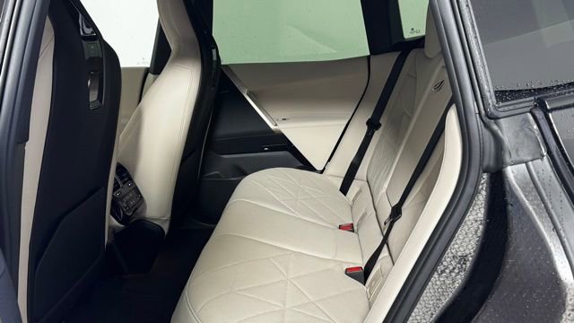 New 2026 BMW iX xDrive45 image 17