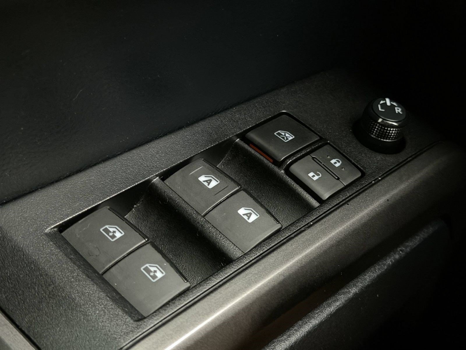 Used 2019 Toyota Tacoma TRD Off-Road RWD image 30