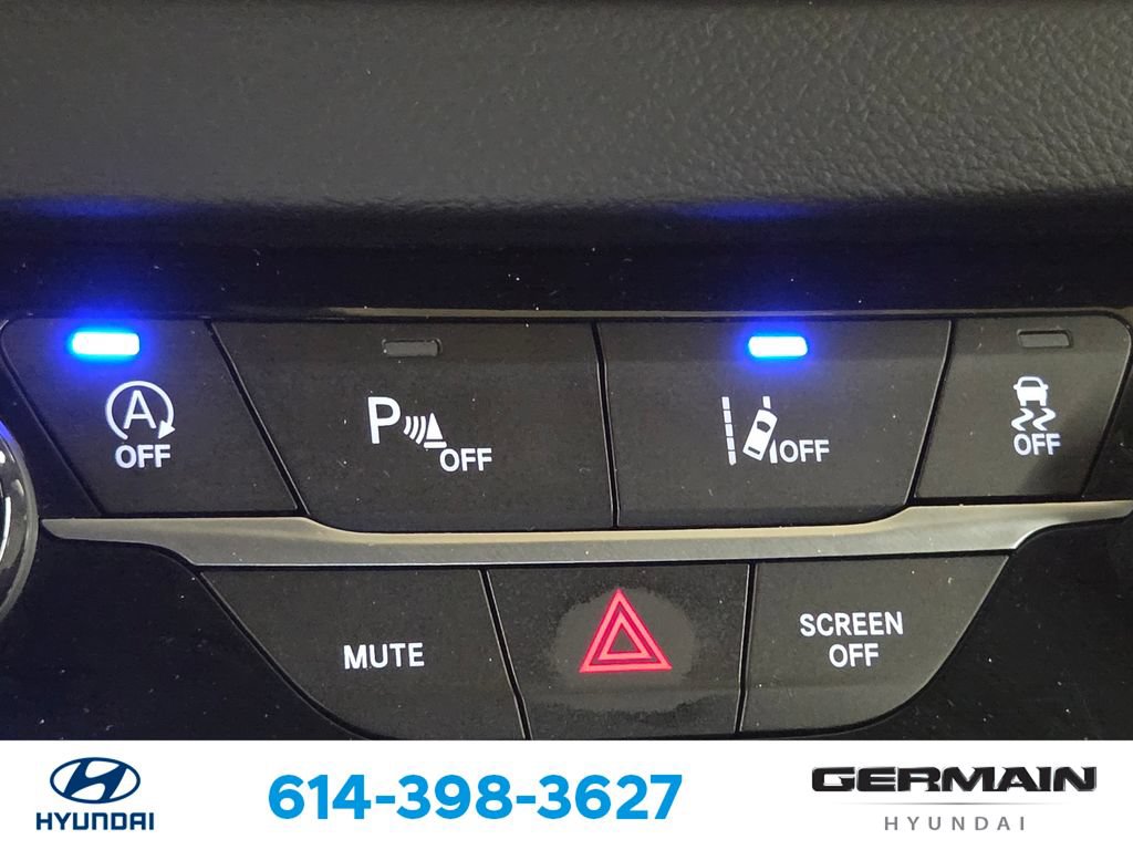 Used 2023 Chrysler Pacifica Touring-L FWD image 30