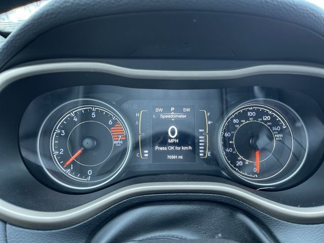 Used 2016 Jeep Cherokee Sport w/ Cold Weather Group image 13