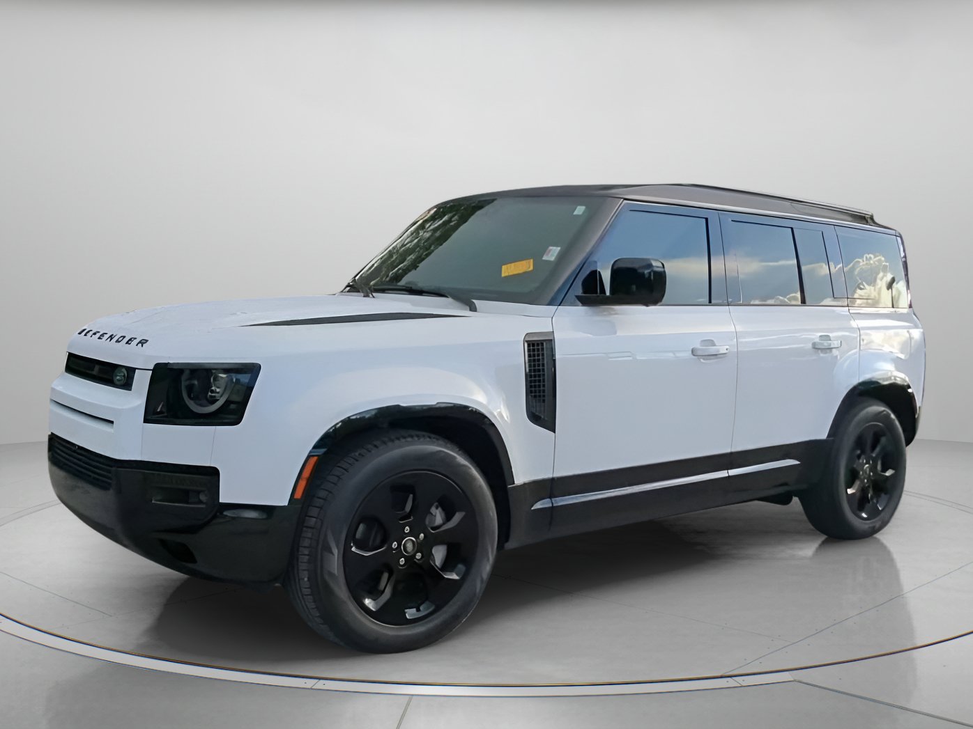 Used 2024 Land Rover Defender 110 X-Dynamic SE AWD/4WD image 13