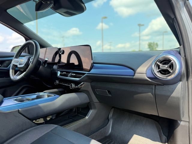 Used 2025 Chevrolet Equinox EV LT FWD image 19