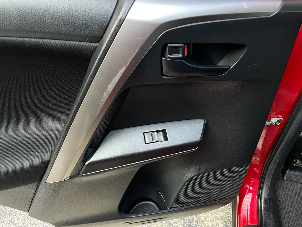 Used 2017 Toyota RAV4 LE image 19