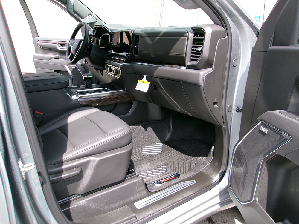 Used 2025 Chevrolet Silverado 1500 LT Trail Boss w/ LT Trail Boss Premium Package AWD/4WD image 10