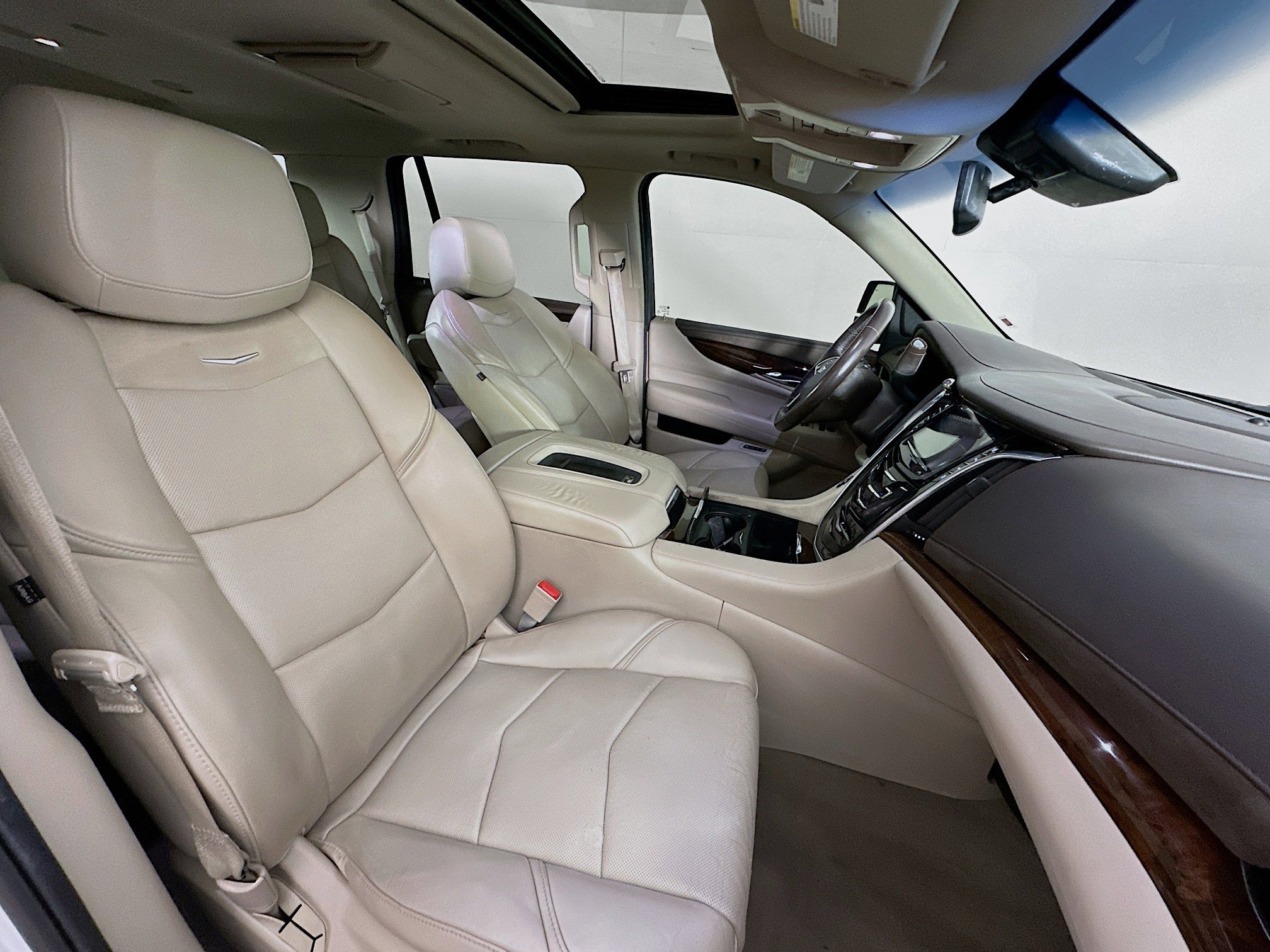 Used 2016 Cadillac Escalade Premium image 30