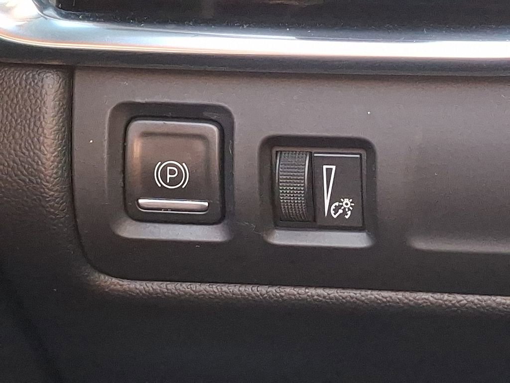 Used 2023 Cadillac XT4 Premium Luxury image 25