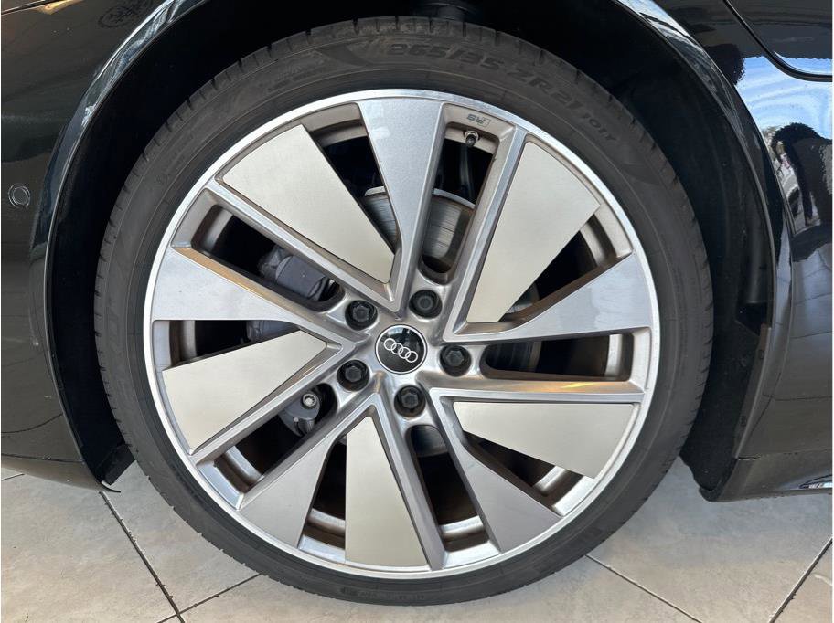 Used 2022 Audi e-tron GT Prestige w/ Prestige Package image 37