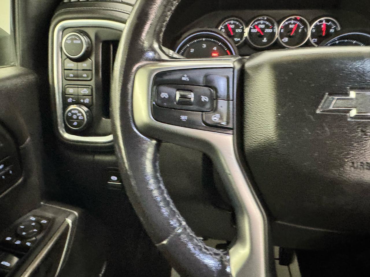 Used 2021 Chevrolet Silverado 2500 LTZ w/ LTZ Plus Package AWD/4WD image 21