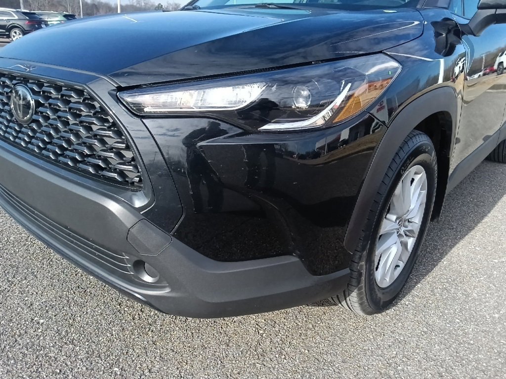 Used 2024 Toyota Corolla Cross LE w/ Moonroof Package image 9