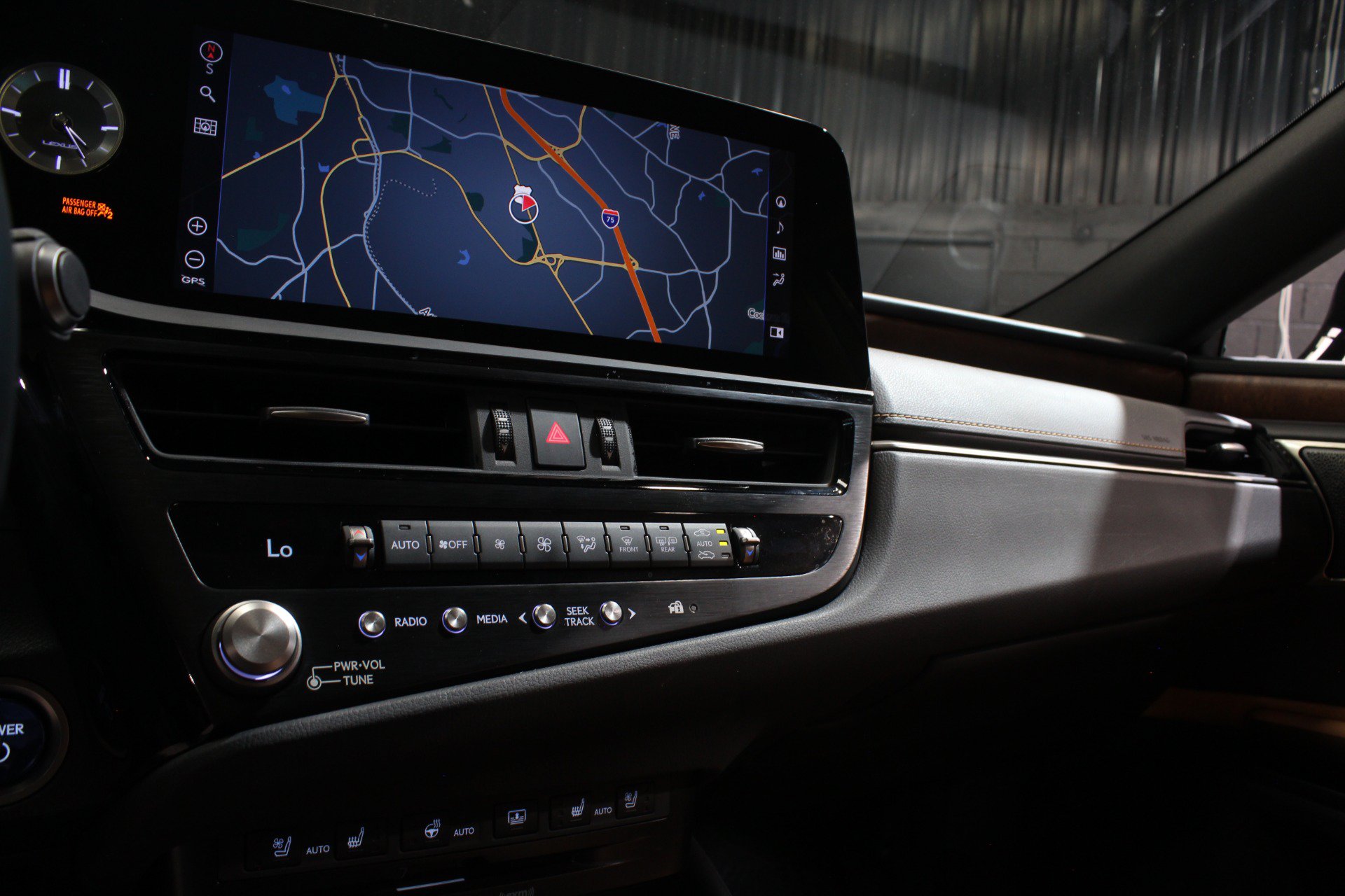 Used 2022 Lexus ES 300h Ultra Luxury w/ Accessory Package 2 FWD image 56