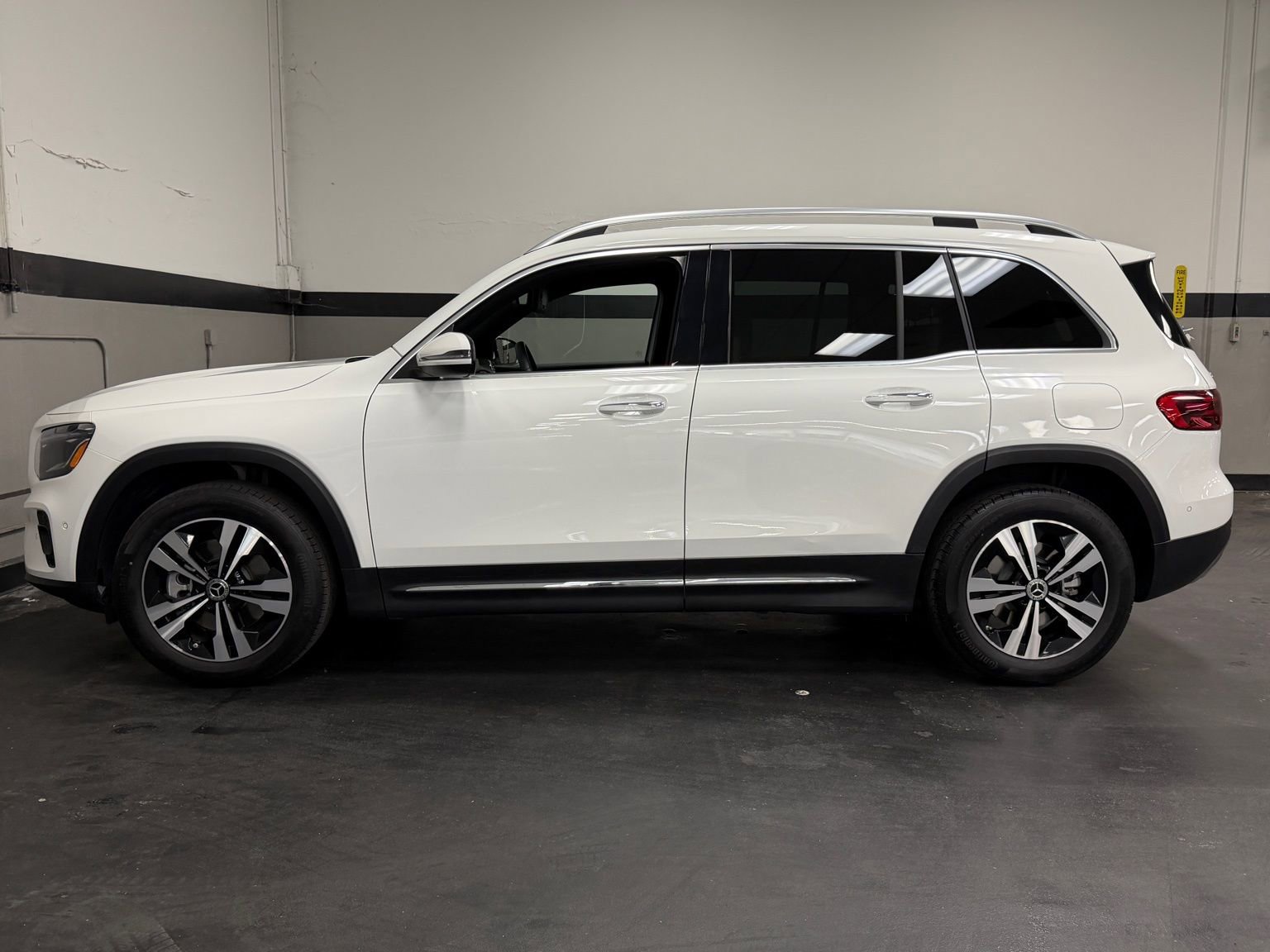Used 2025 Mercedes-Benz GLB 250 image 9