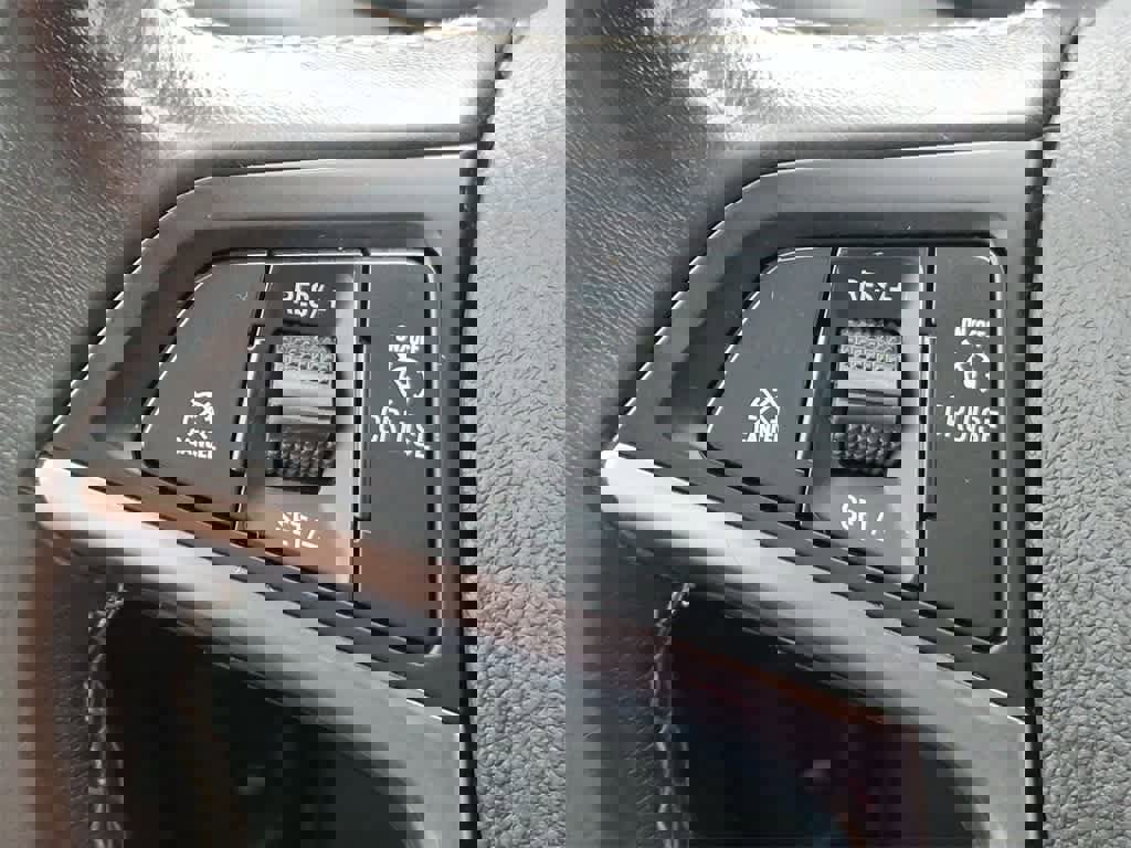 Used 2020 Buick Encore Preferred image 23