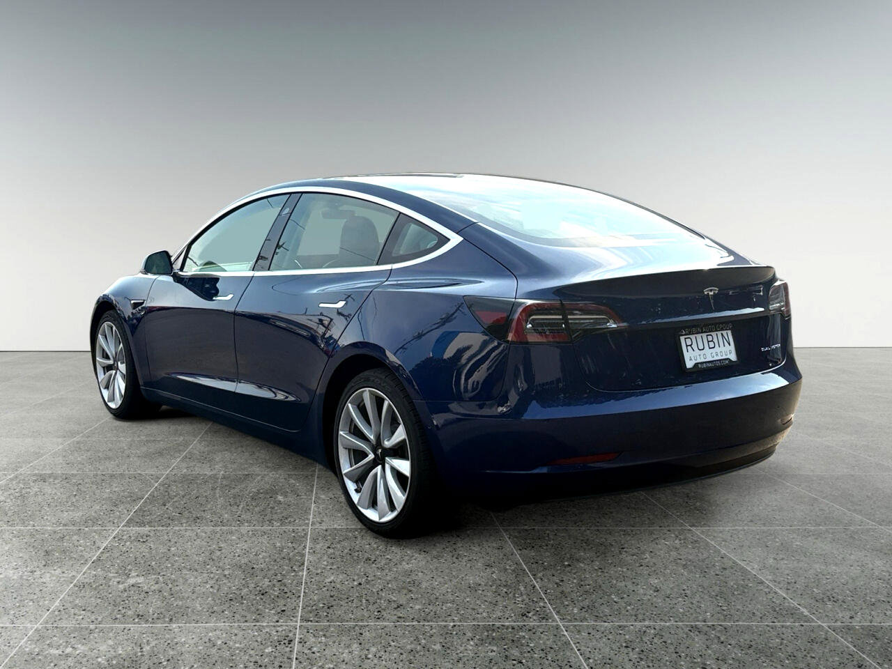 Used 2019 Tesla Model 3 Long Range image 4
