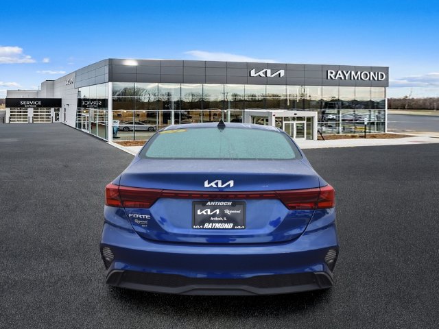 Used 2024 Kia Forte LXS w/ LXS Technology Package FWD image 4