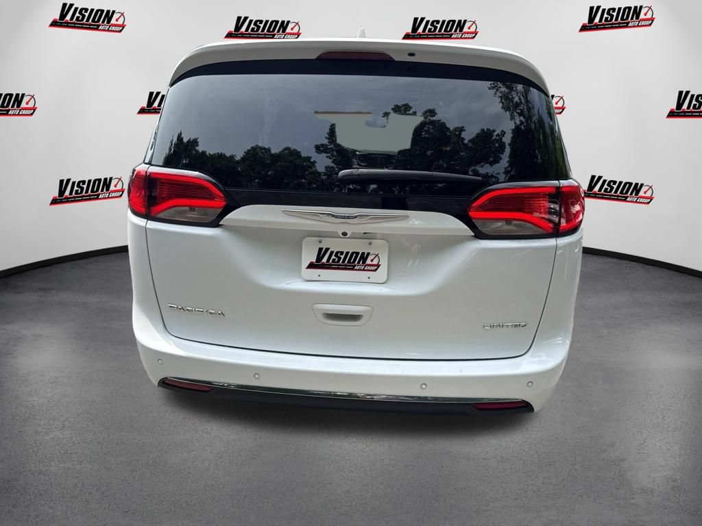 Used 2019 Chrysler Pacifica Limited w/ Advanced Safetytec Group FWD image 6