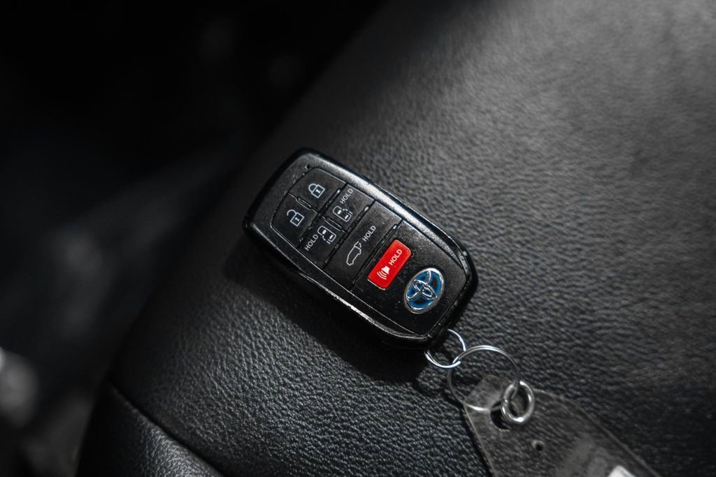 Used 2021 Toyota Sienna XSE image 43