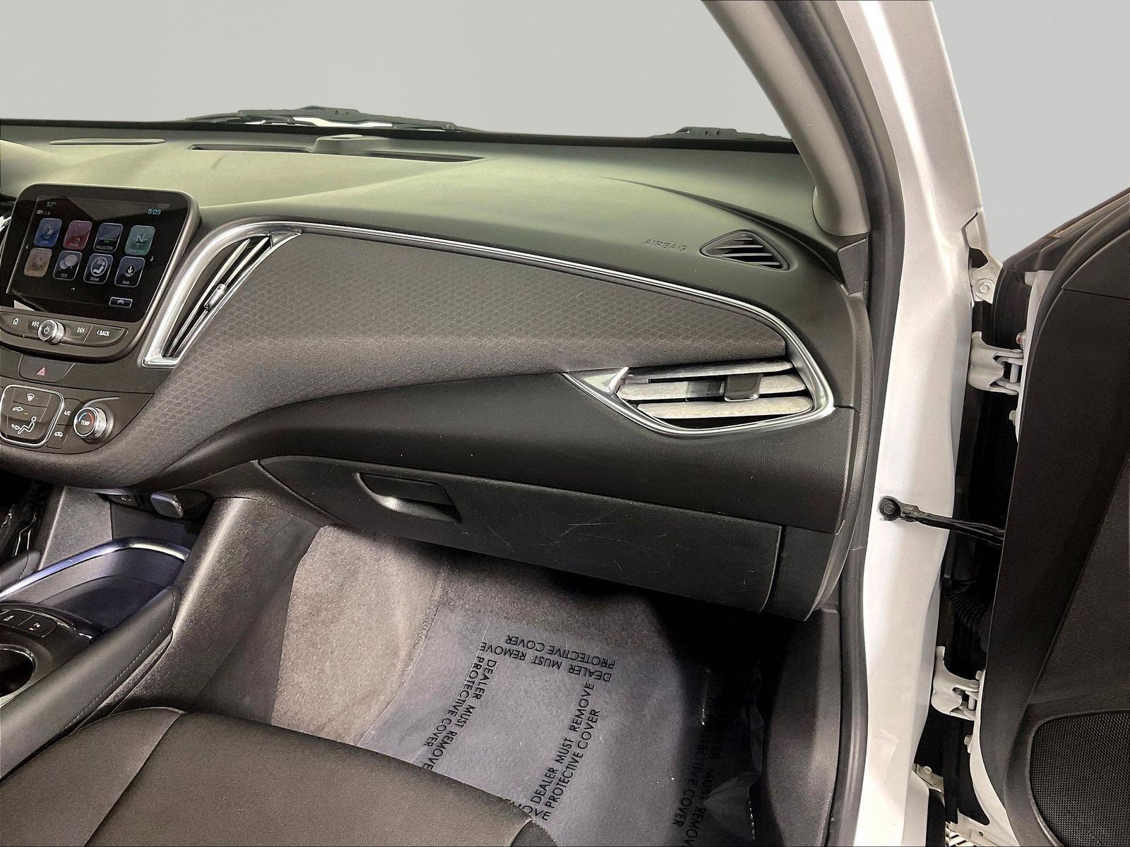 Used 2018 Chevrolet Malibu LT w/ Driver Confidence Package FWD image 25