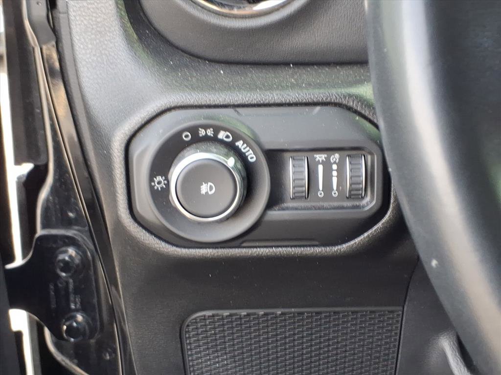 Used 2021 Jeep Wrangler Unlimited Sahara image 22
