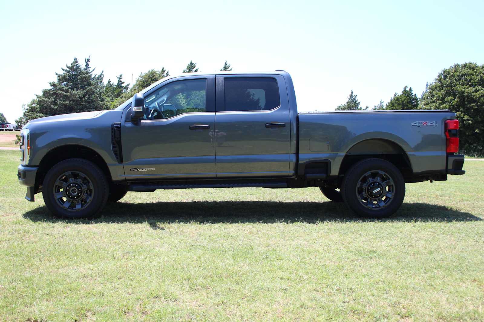 Used 2025 Ford F250 XL w/ STX Appearance Package AWD/4WD image 6