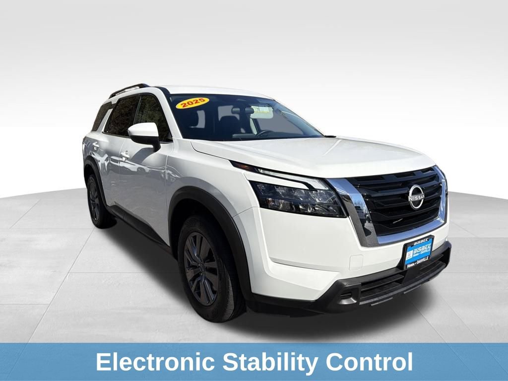 Used 2025 Nissan Pathfinder SV image 10