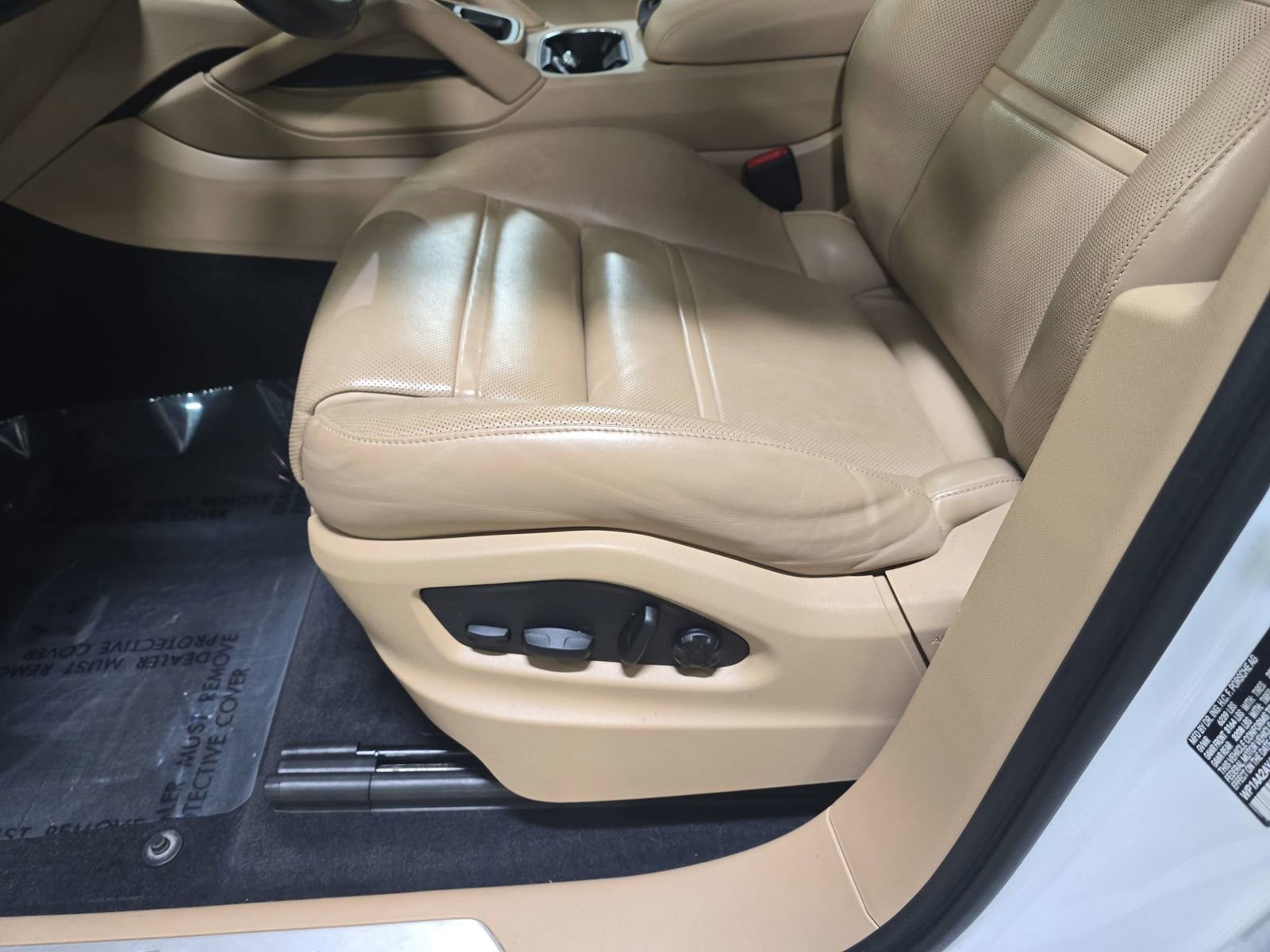 Certified 2022 Porsche Cayenne AWD/4WD image 28