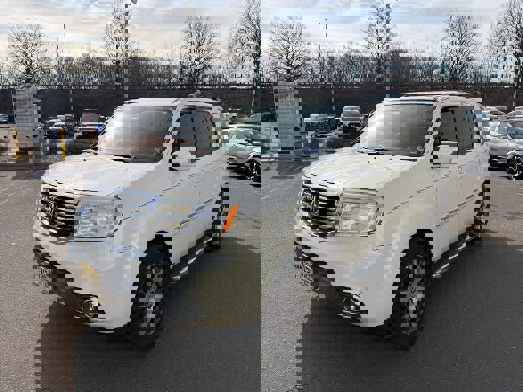 Used 2015 Honda Pilot Touring image 1