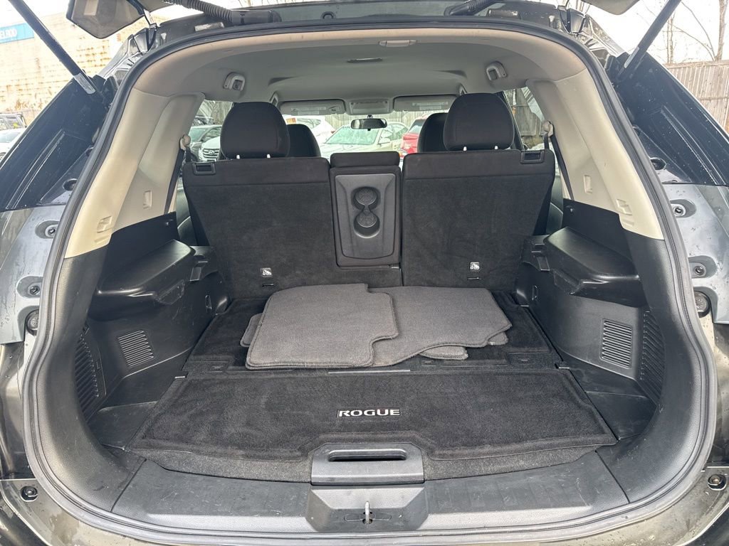 Used 2015 Nissan Rogue SV image 24