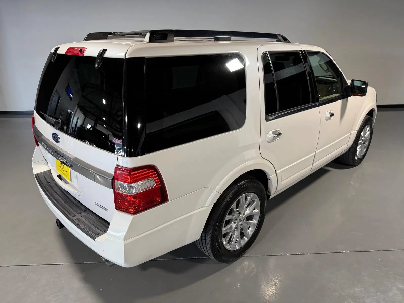 Used 2017 Ford Expedition Limited w/ Equipment Group 301A AWD/4WD image 47